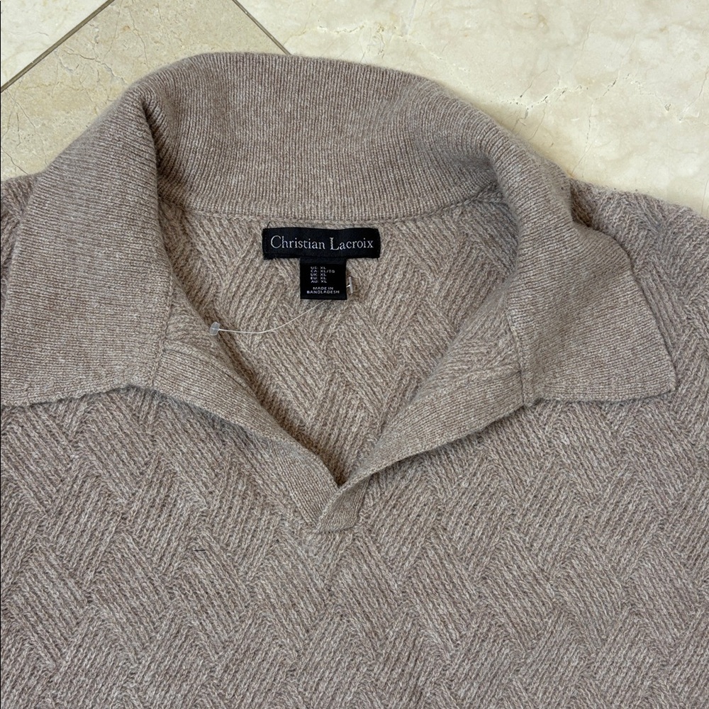⭐️ NWT- Christian Lacroix V-Neck merino wool and cashmere Sweater in Taupe- XL - Picture 4 of 10